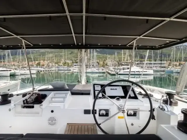 Lagoon 42