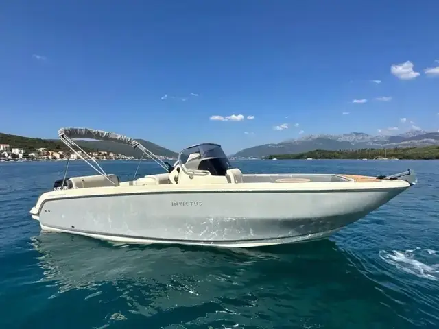 Invictus Boats FX240