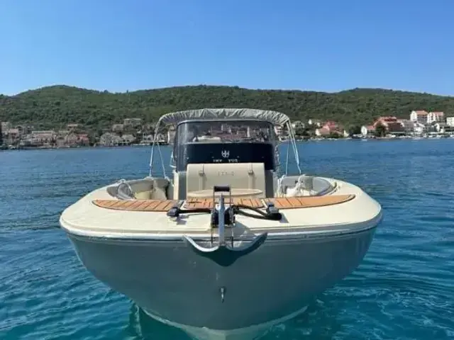 Invictus Boats FX240