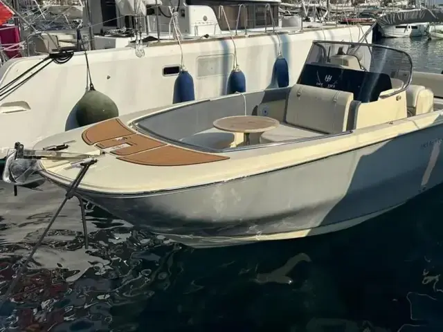 Invictus Boats FX240