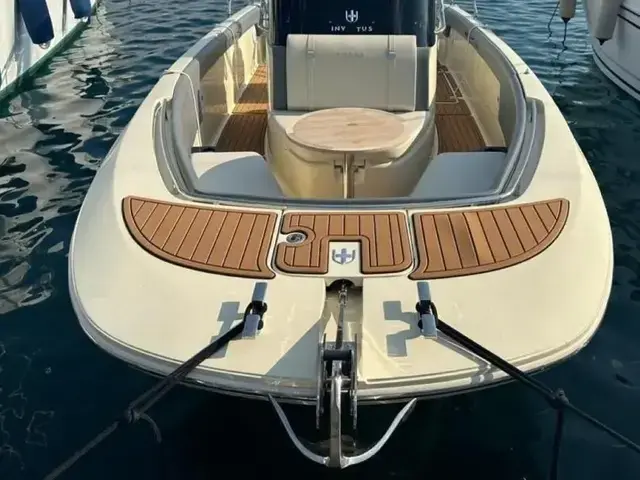 Invictus Boats FX240