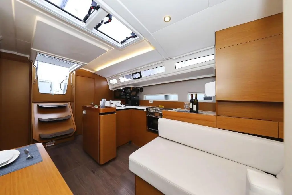 2020 Jeanneau sun odyssey 410