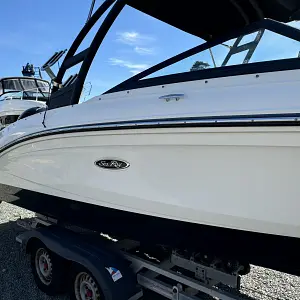 2021 Sea Ray 210 SPX Outboard