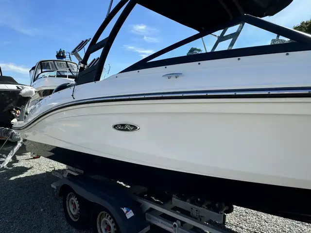 Sea Ray 210 SPX Outboard