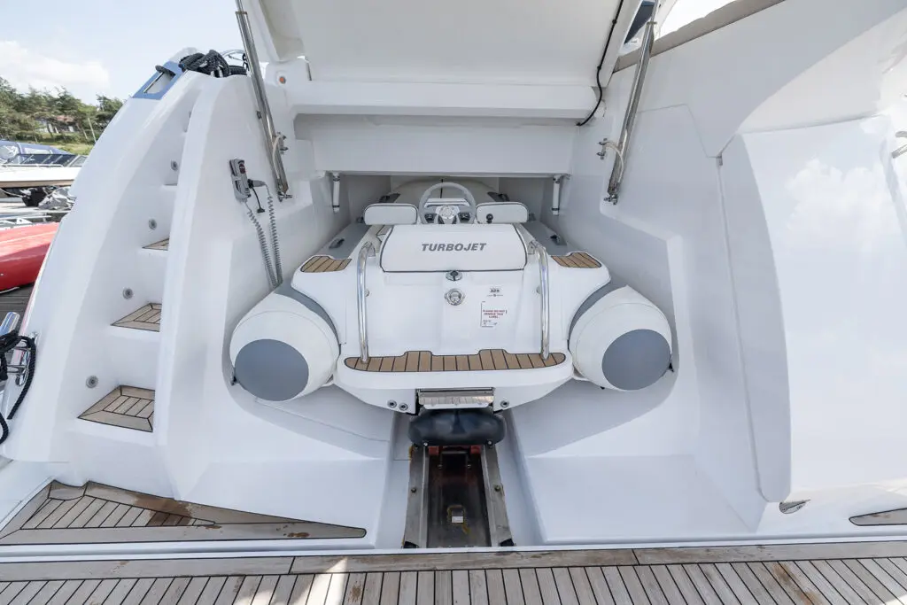 2016 Sunseeker predator 57