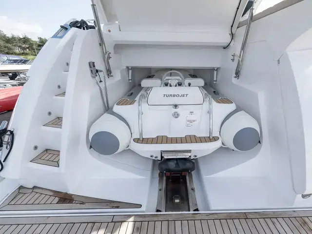 Sunseeker Predator 57