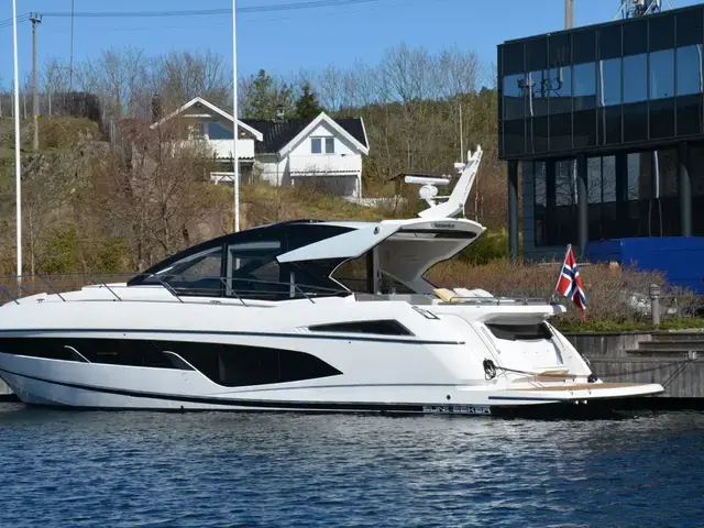 Sunseeker Predator 60 Evo