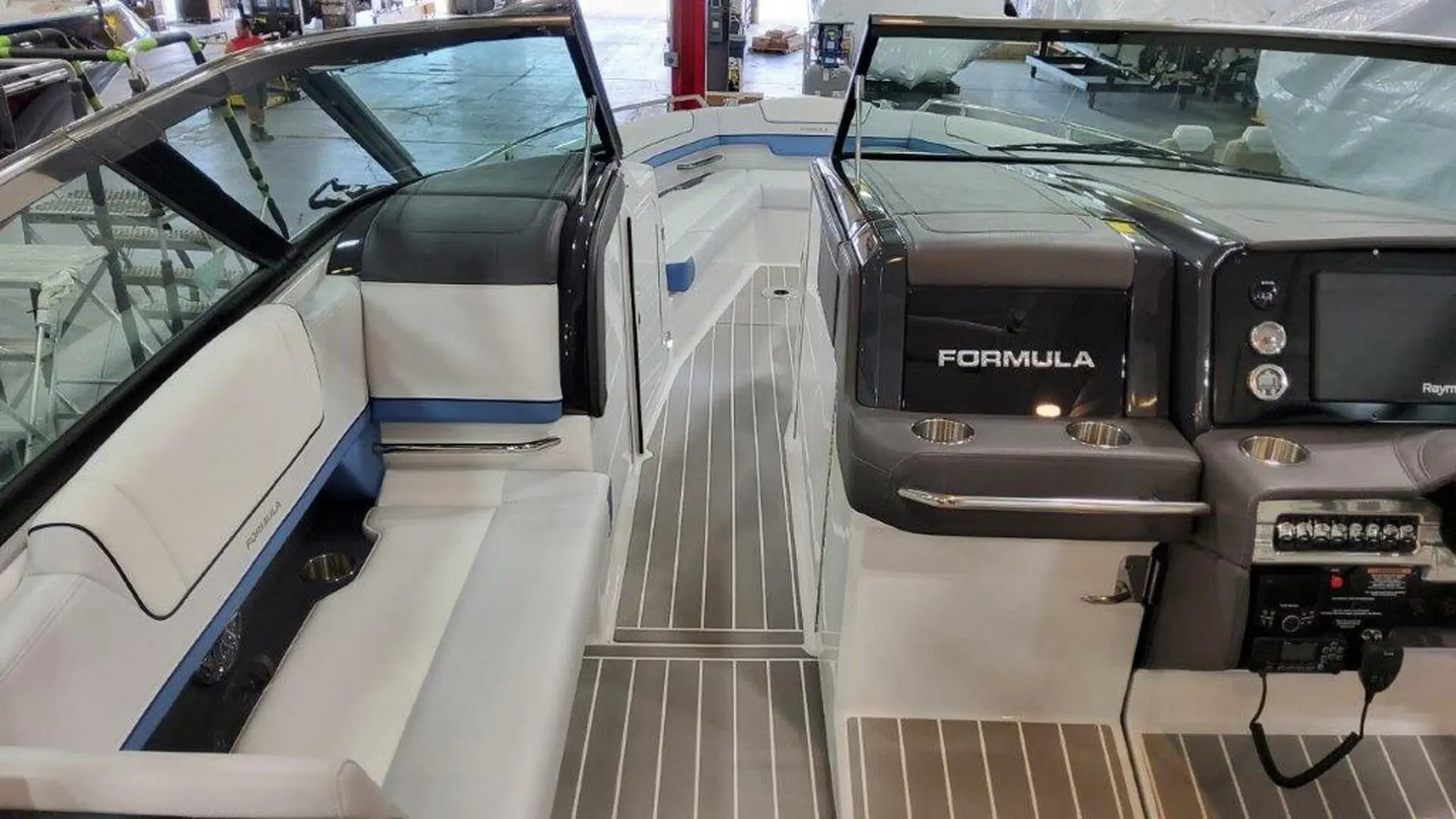 2025 Formula 330 crossover bowrider