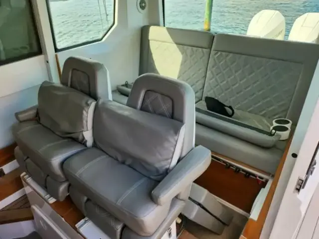 Axopar 28 CABIN