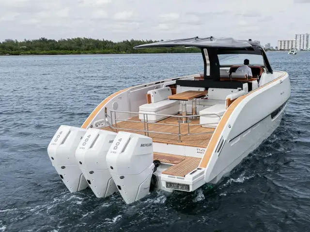 Invictus Boats 42