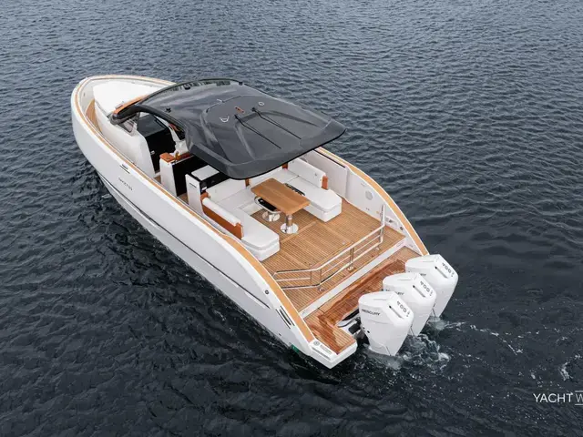 Invictus Boats 42