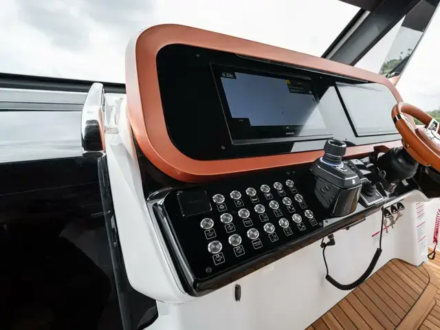 Invictus Boats 42