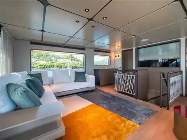 Custom Line Navetta 30