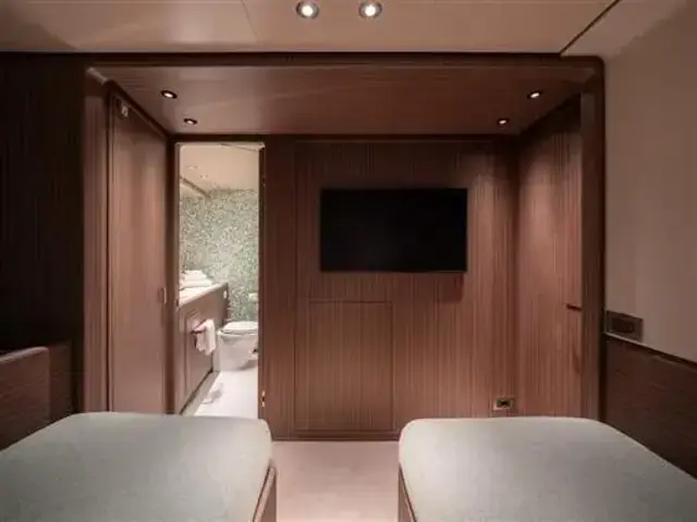 Custom Line Navetta 30