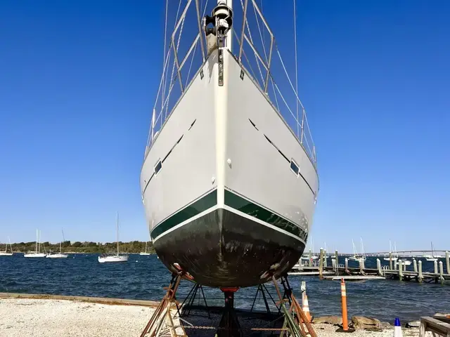 Beneteau Oceanis 37