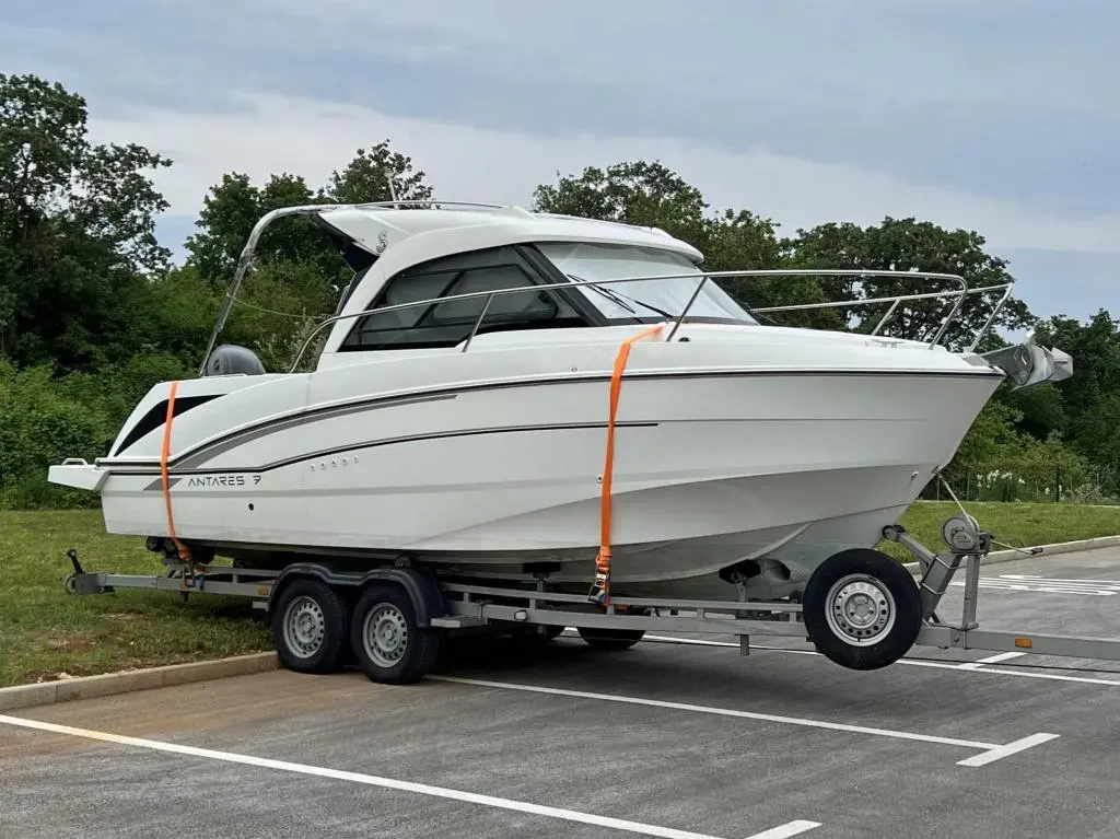 2018 Beneteau antares 7