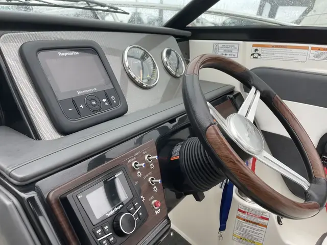 Sea Ray 230 Spx