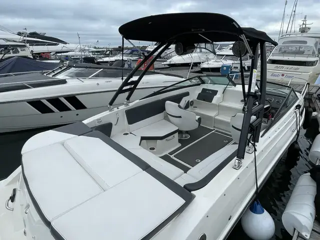 Sea Ray 230 Spx