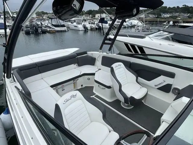 Sea Ray 230 Spx