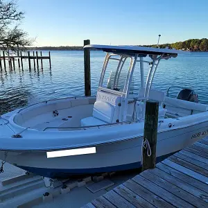 2017 Robalo R222