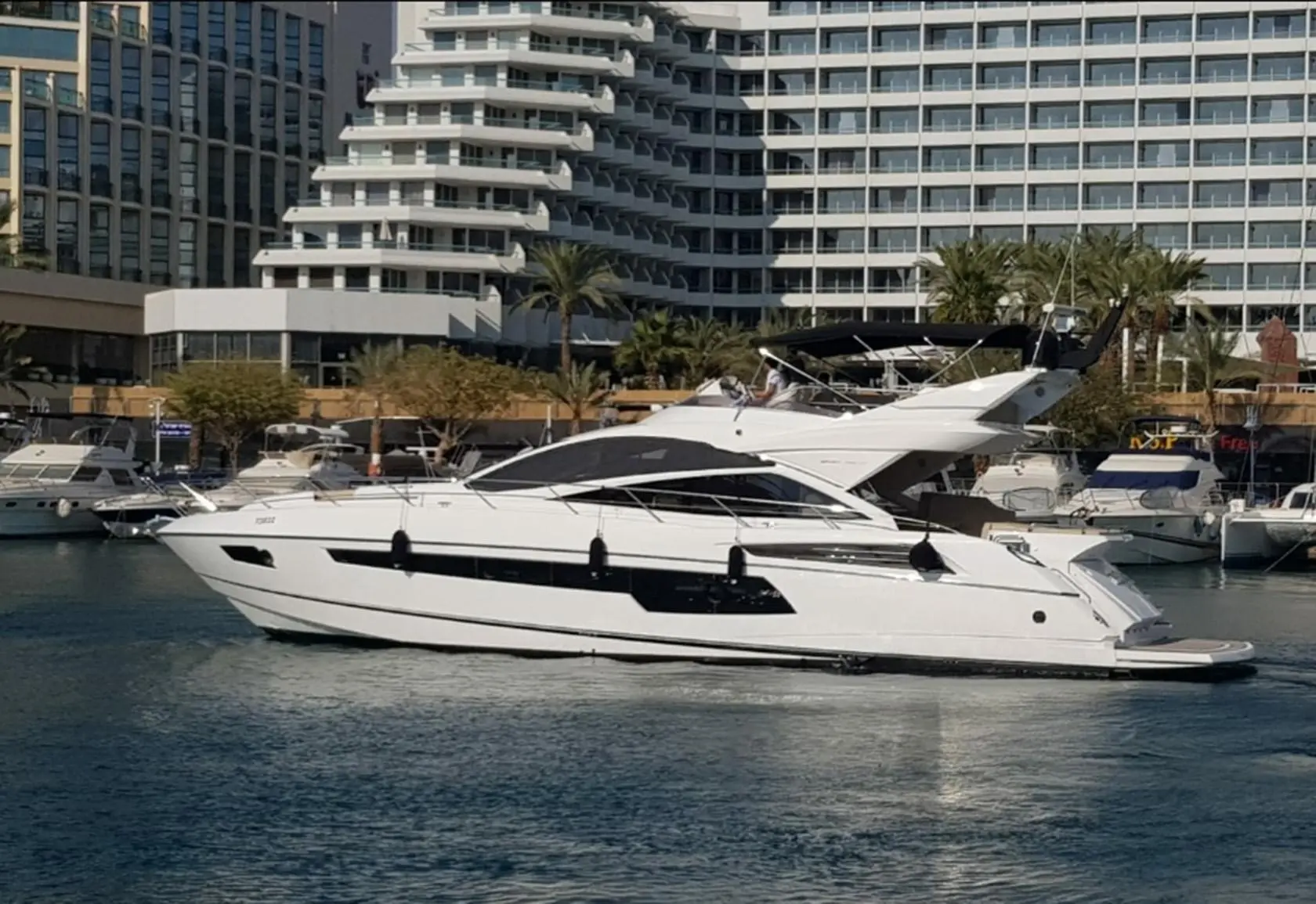 2015 Sunseeker 68 sport yacht