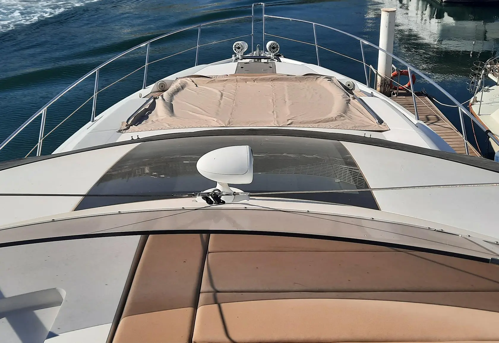 2015 Sunseeker 68 sport yacht