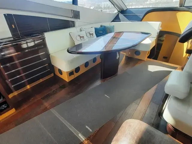 Sunseeker 68 Sport Yacht