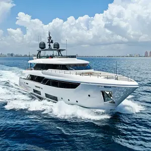 2024 Custom Line Navetta 33