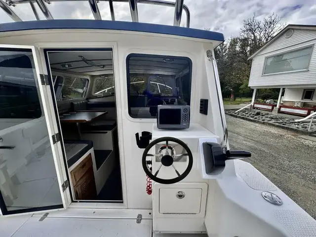 Sea Sport Explorer 2400