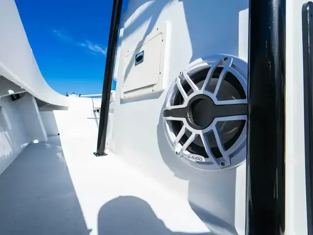 Privateer 28 Center Console