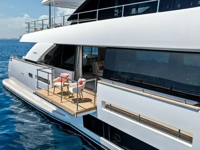 Custom Line Navetta 33