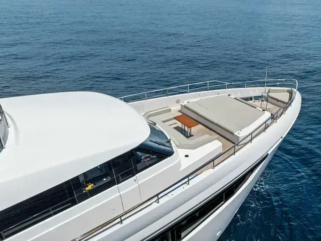 Custom Line Navetta 33