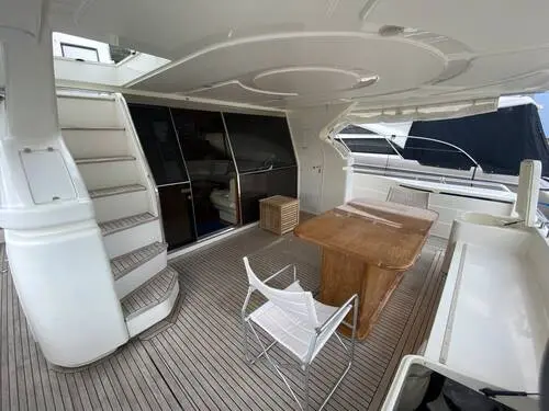 2004 Ferretti 680