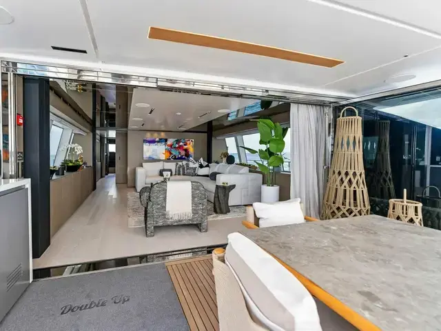 Custom Line Navetta 33