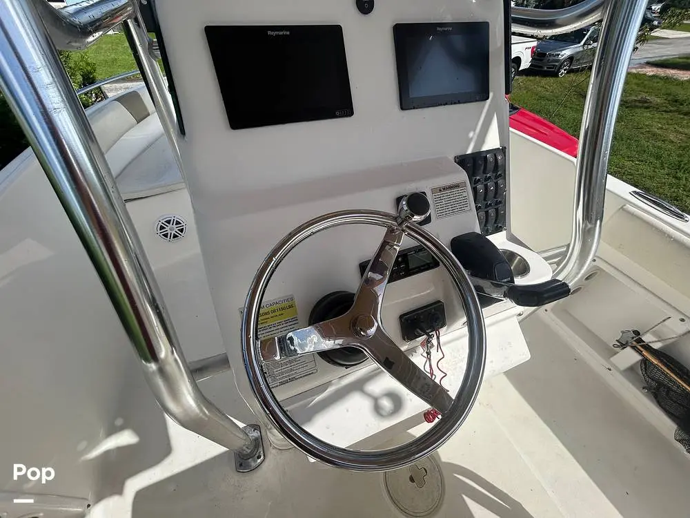 2018 Century 2200 center console