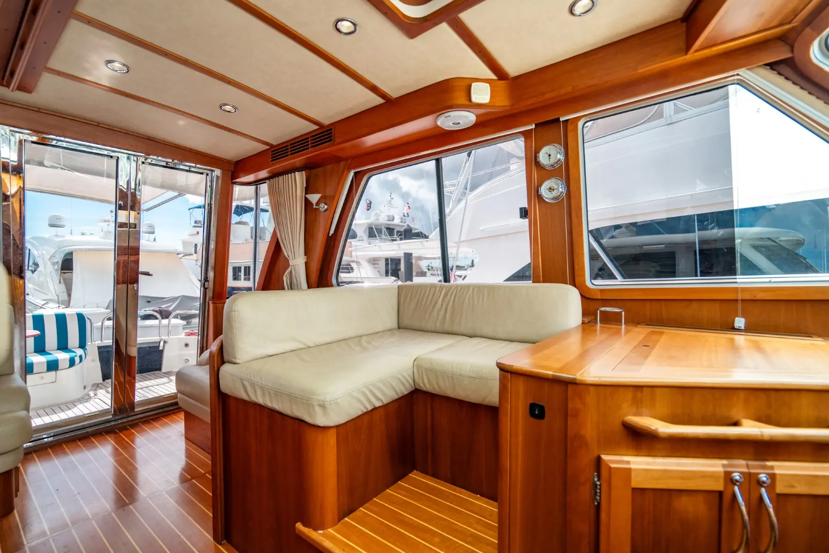 2015 Sabre 48 salon express