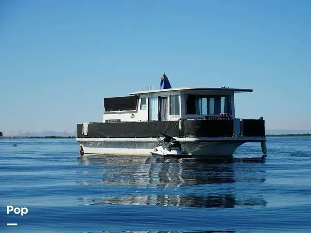 Gibson 36 Houseboat