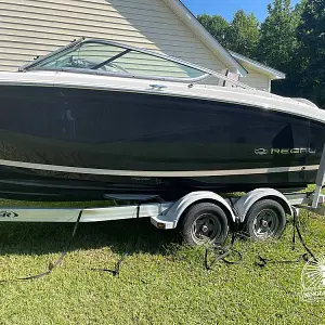 2016 Regal Fasdeck 22