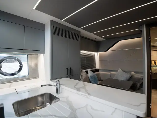 Sunseeker Predator 74 Xps