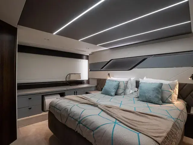 Sunseeker Predator 74 Xps