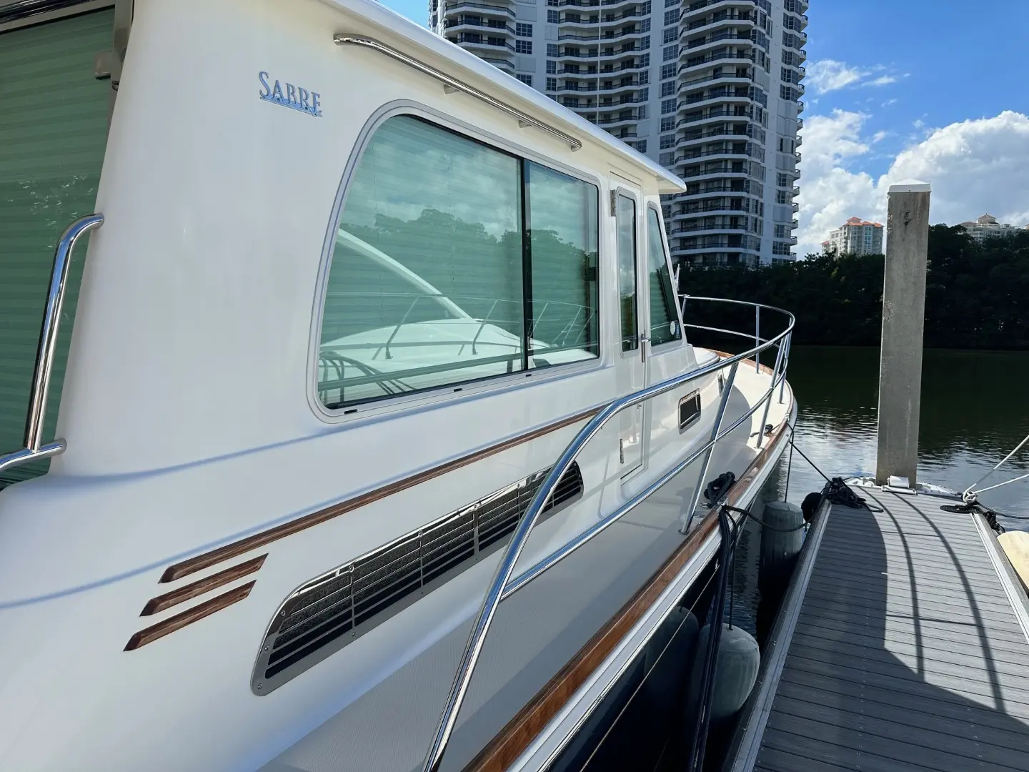 2019 Sabre 42 salon express