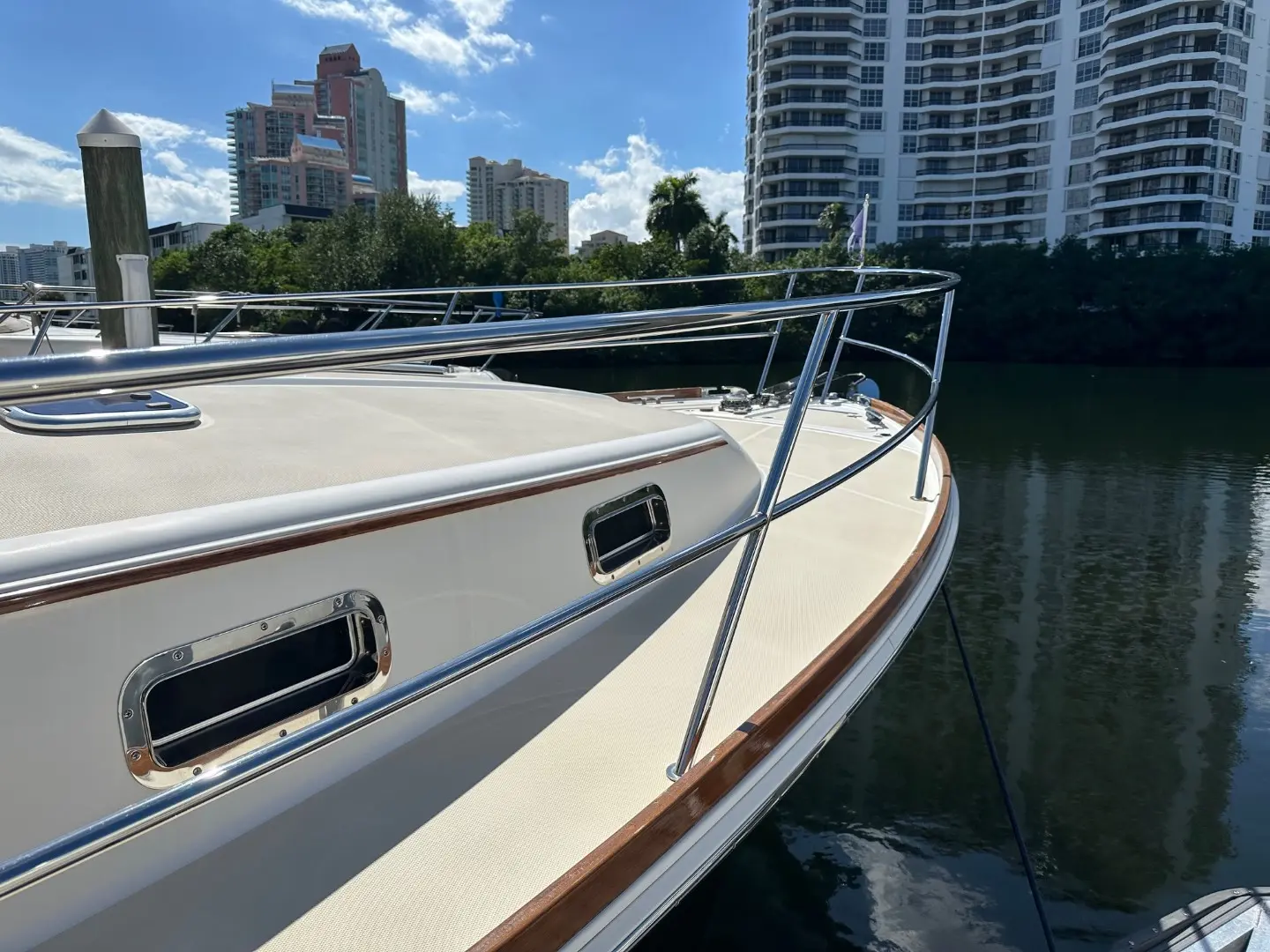 2019 Sabre 42 salon express