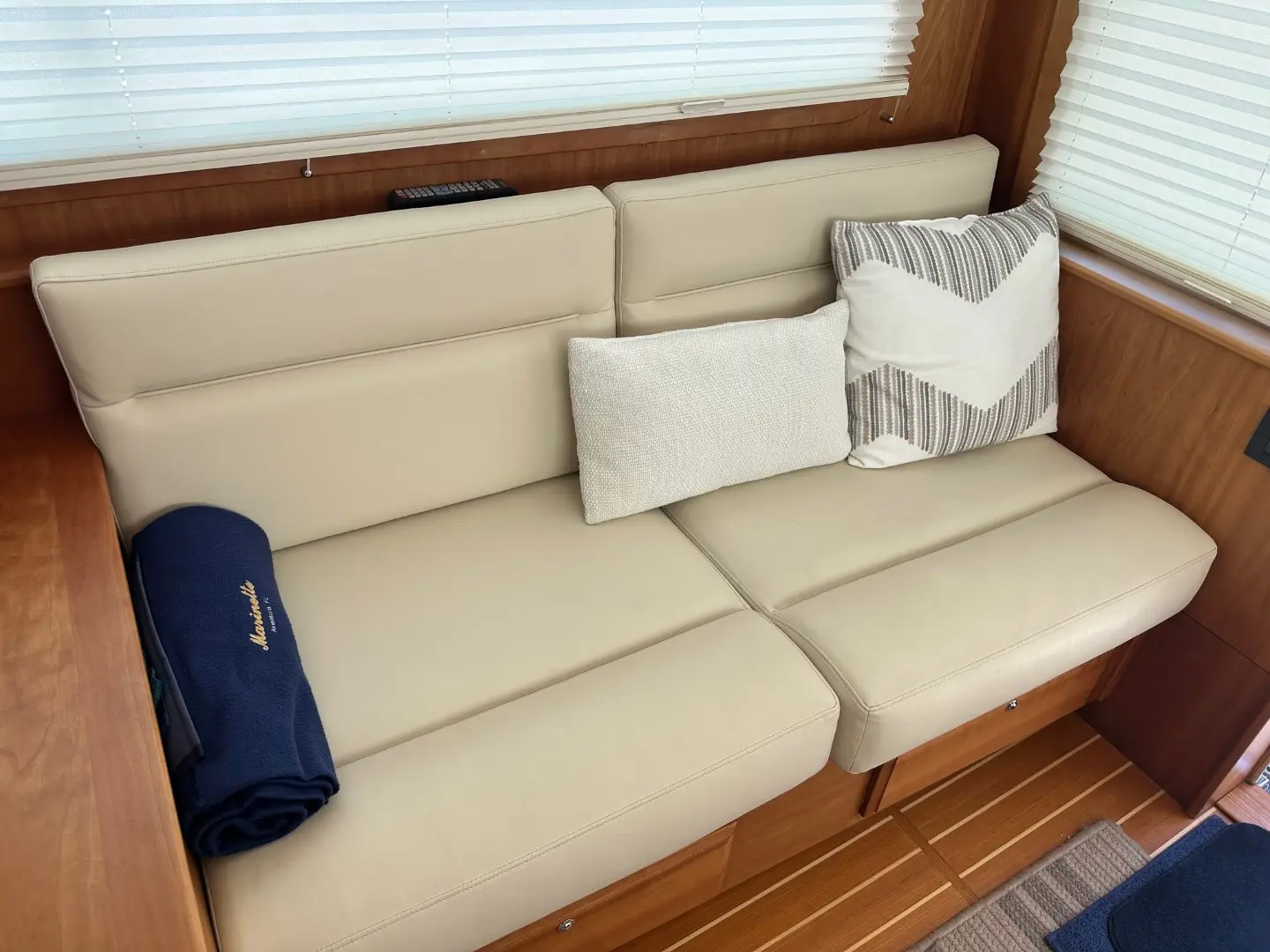 2019 Sabre 42 salon express