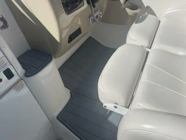 Chaparral 280 Signature