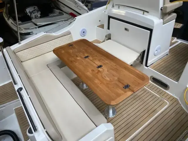 Quicksilver 875 Activ Sundeck Airco