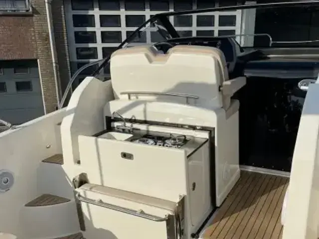 Quicksilver 875 Activ Sundeck Airco