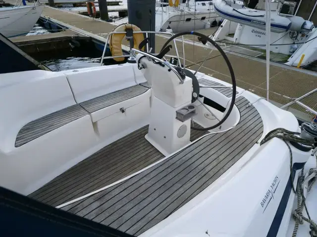 Bavaria 32