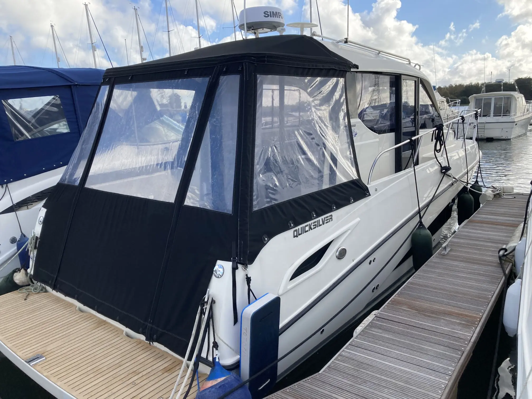 2022 Quicksilver activ 905 weekend