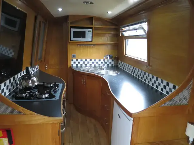 Heartwood Narrowboats 60