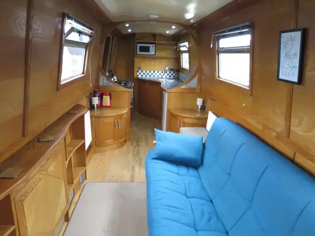 Heartwood Narrowboats 60